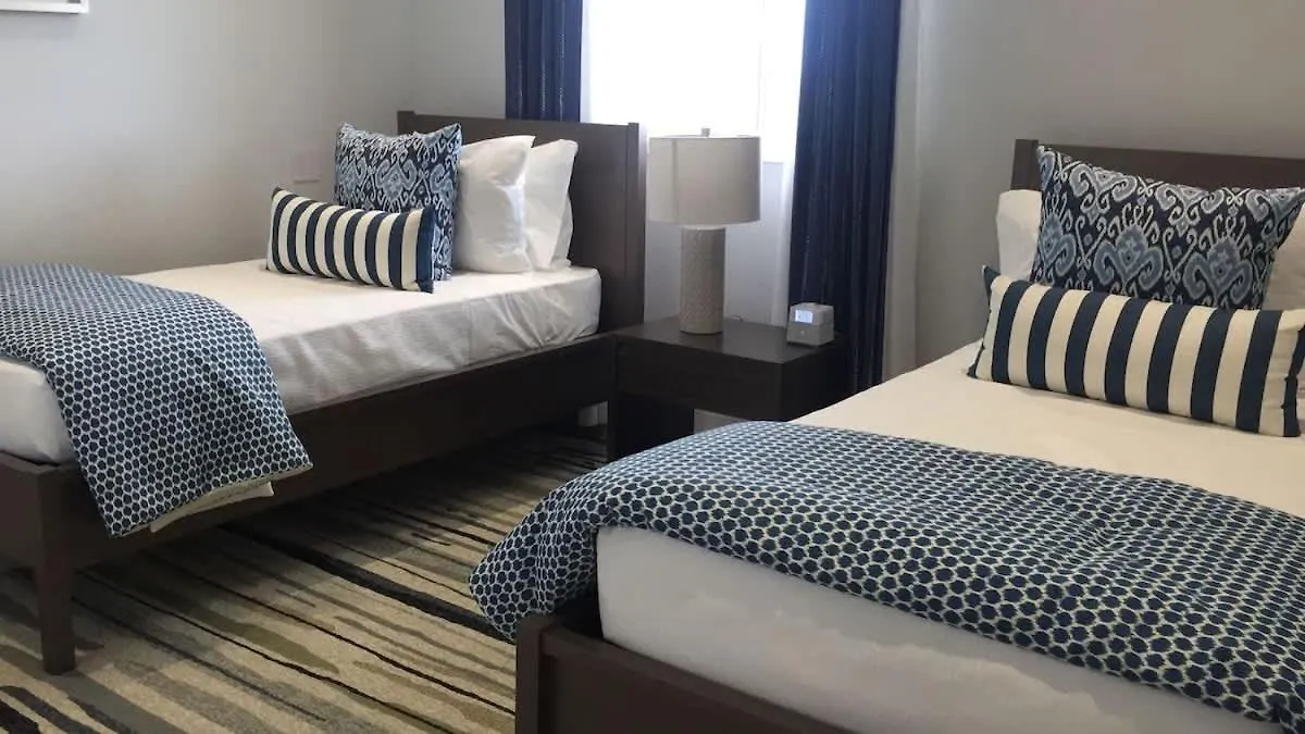 4 Bedroom Cable Beach Condo With Balcony Nassau Bahamák