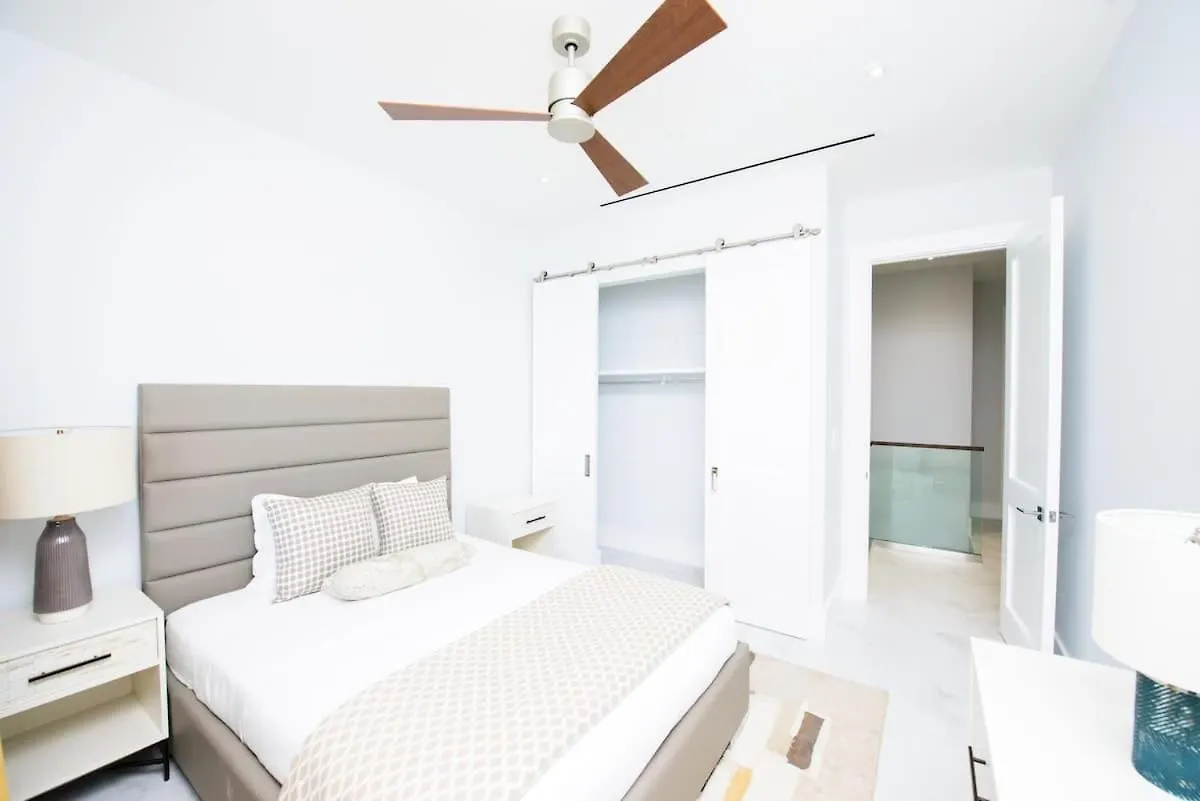 4 Bedroom Cable Beach Condo With Balcony Nassau