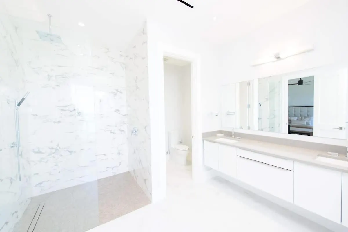4 Bedroom Cable Beach Condo With Balcony Nassau